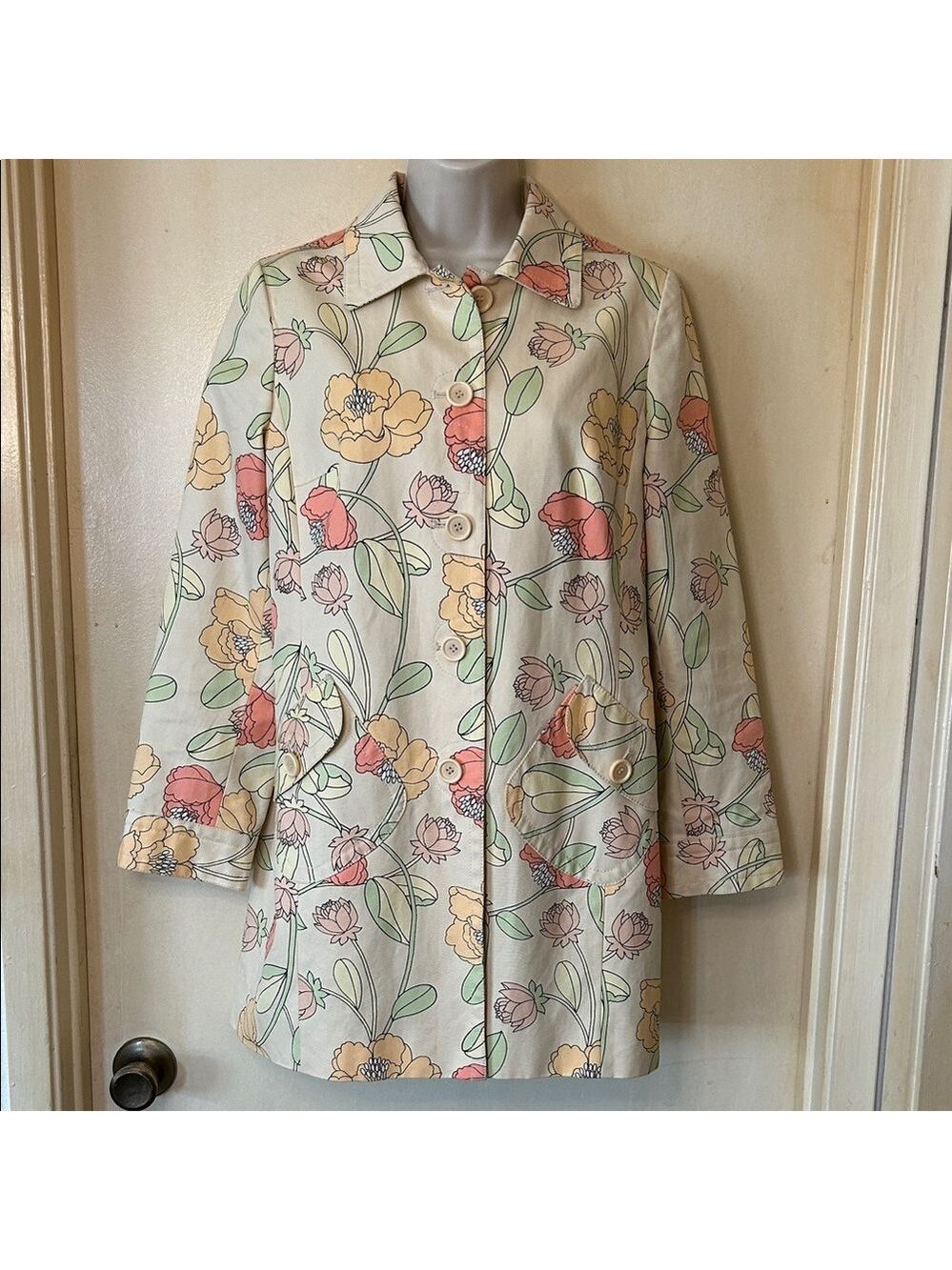 LOFT Floral RainCoat in Cream with Pink, Yellow & Green Print size MP